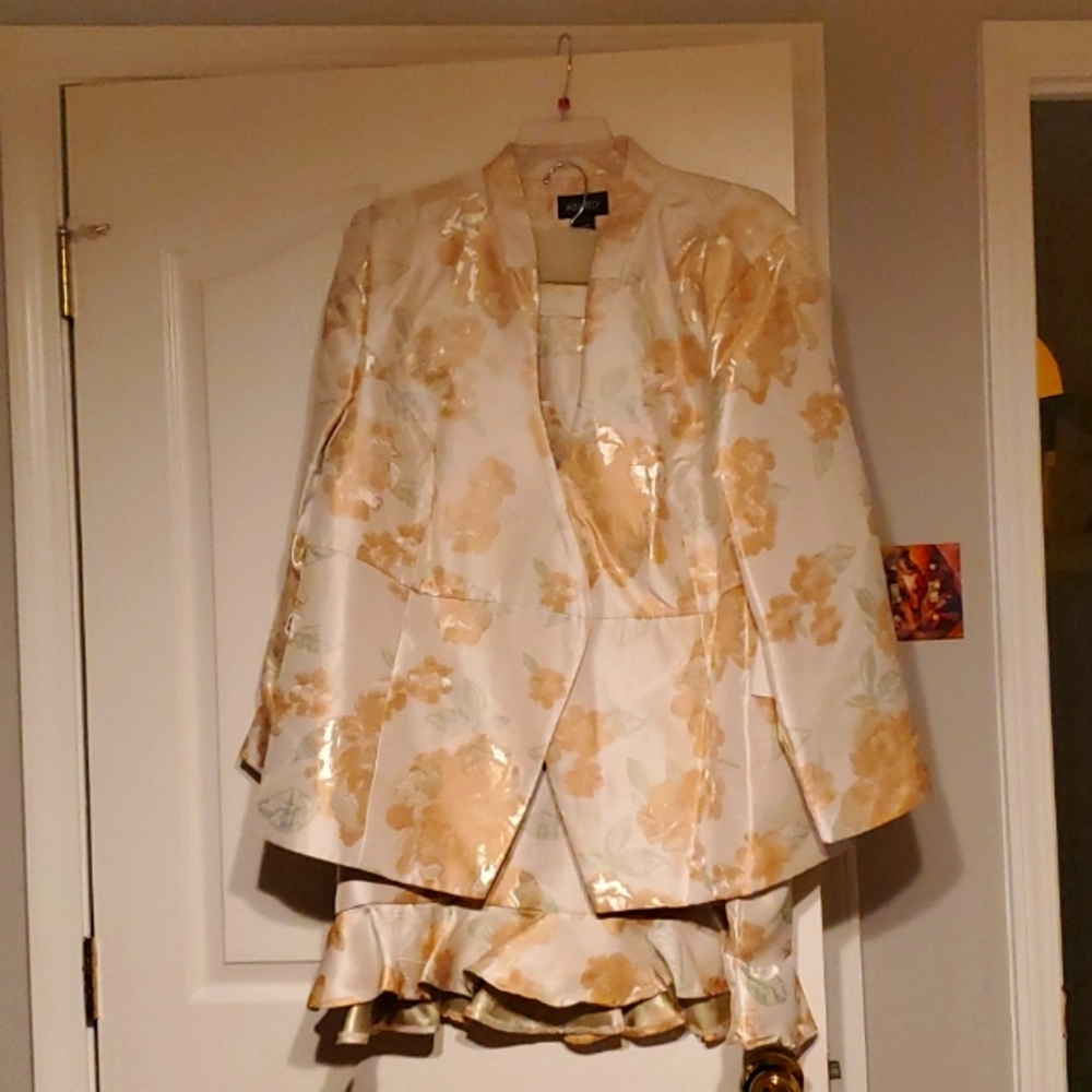 Plus size WOMAN suit